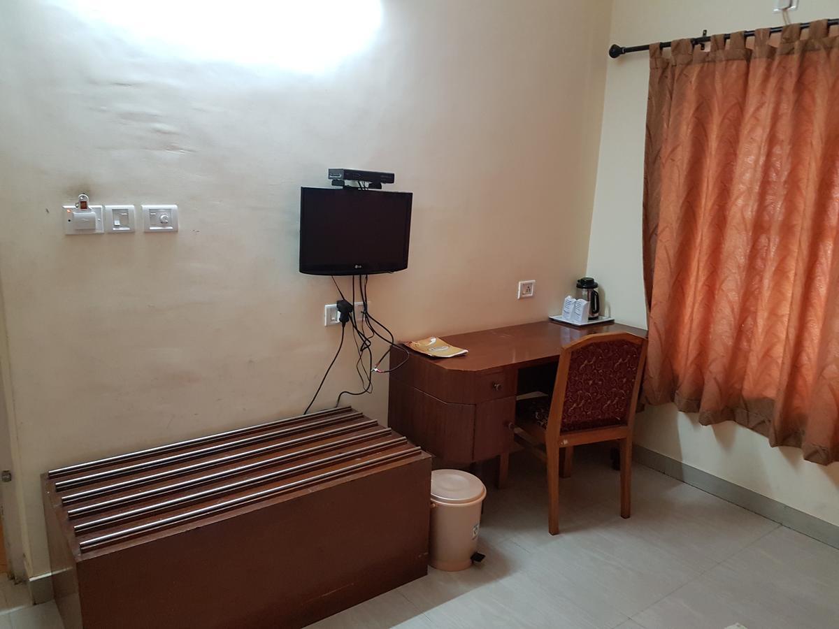 Hotel The Samrat Thiruvananthapuram Exterior photo